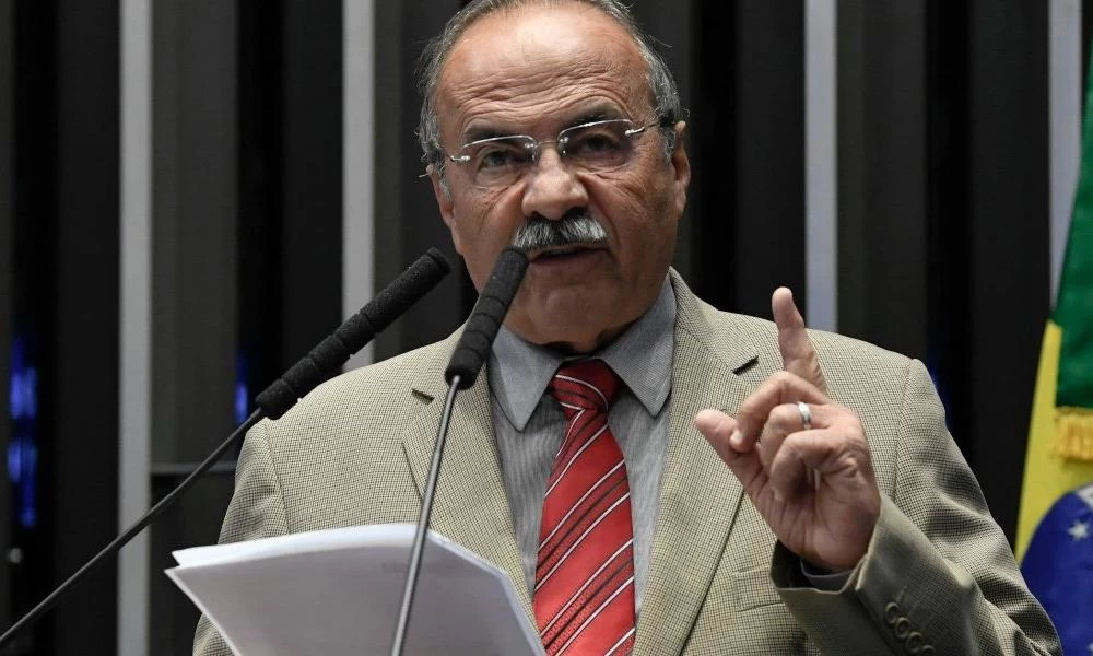 Βραζιλία: "Τσάκωσαν" γερουσιαστή να κρύβει χρήματα στα …οπίσθιά του!